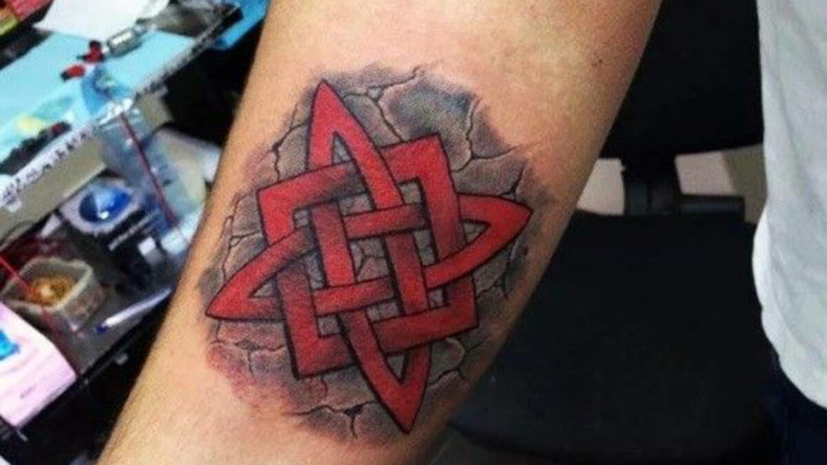 Тату Сварог - эскизы, значение татуировки квадрат, звезда, крест, молот Сварога